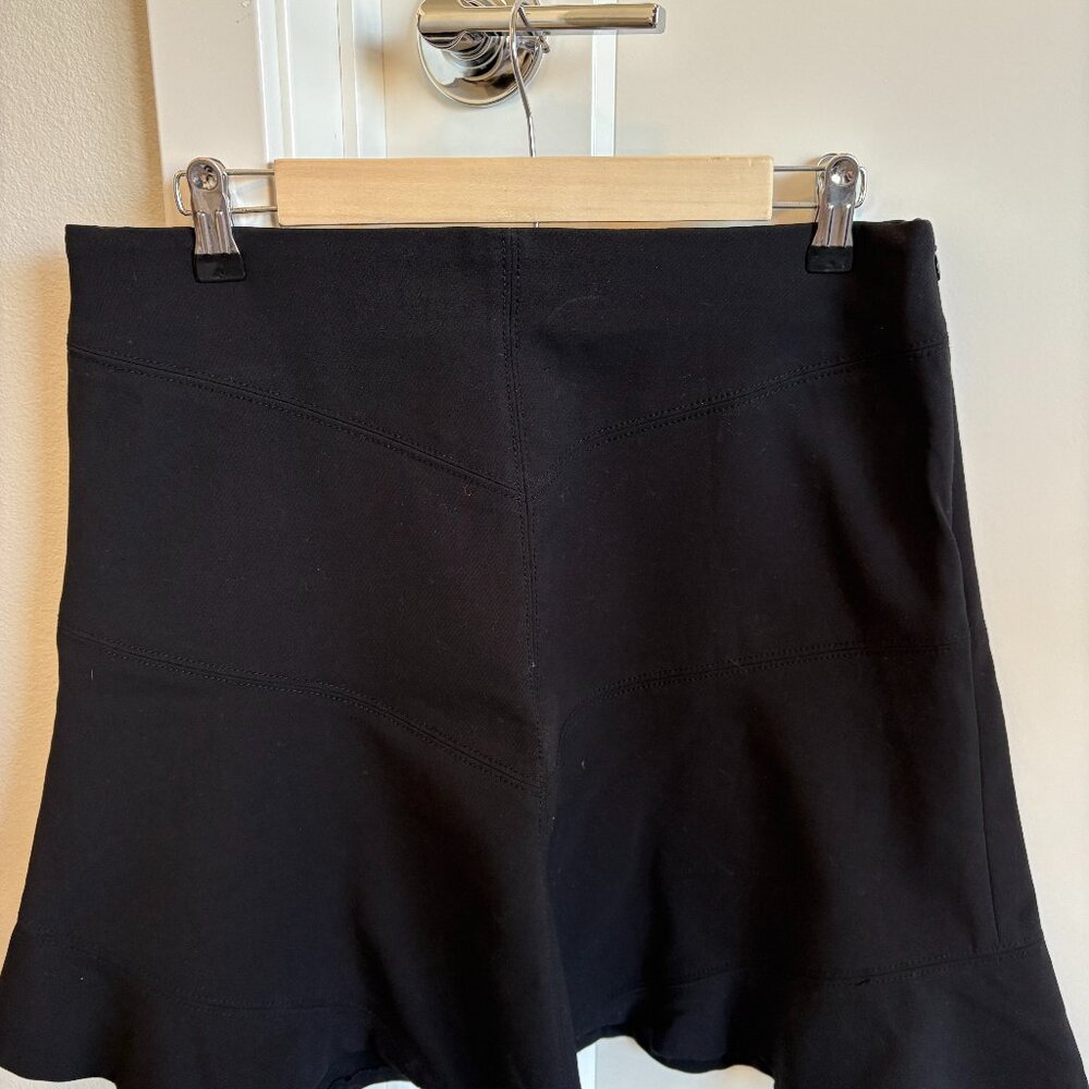 LOFT flutter black min skirt